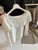 Top de malha de um ombro com design de nicho estilo francês para mulheres, nova coleção outono e inverno 2026, com babados, modelador e estiloso