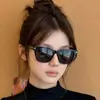 2026 Gafas de Sol Retro Europeas y Americanas de Marco Grande Nuevas para Mujer Tendencia Frescas Versátiles Ropa Urbana Accesorio para Fotos Protección Solar Protección UV Gafas de Sol para Hombre
