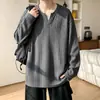 Sudadera de cuello en V con patrón de espiga para hombre, nueva camiseta base texturizada otoño 2026, camiseta de manga larga de marca moderna para adolescentes