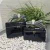 Bolsa para Lonchera Nueva con Patrón de Cocodrilo Transfronteriza para Mujer 2025 Bolso Bandolera Retro Europeo y Americano Bolsa Cuadrada Pequeña Textura de Alta Calidad Bolso Cruzado