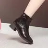 Botas de Tacón de Terciopelo Retro Plus Otoño Invierno Punta Cuadrada Zapatos de Cuero Botines de Mujer Versátiles Dropshipping Zapatos para Madres de Edad Media Tacón Grueso Una Pieza