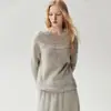 Nuevo Suéter Jacquard Calado de Seda de Morera y Cachemira para Mujer Otoño/Invierno 2026, Cuello Redondo, Corte Holgado, Capa Base Suave y Cómoda