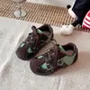 Zapatillas de otoño nuevas estilo vintage para niñas, con velcro antideslizante, suela blanda, zapatillas de entrenamiento alemanas, zapatos casuales para niños, zapatos para niños