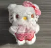 Nuevo Dibujo Animado Lindo Encaje Gato Kt Muñeca Colgante Llavero Zapatos Ropa Bolsa Colgante Accesorios para el Cabello Accesorios DIY