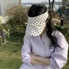2026 Nuevo Sombrero Visera Blanco de Lunares Estilo Coreano para Mujer, Sombrero de Protección Solar para Exteriores de Primavera y Verano con Lazo, Sombrero Versátil