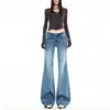 Jeans flare azul vintage lixado à mão de 2026, não apertado, calça afina a silhueta para mulheres
