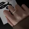 Anillo liso sencillo para mujer, diseño de nicho, simple y versátil, anillo único, accesorio de anillo de cola pequeño y delicado