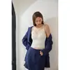 Camisole de renda estilo francês com decote V para outono e inverno, para mulheres com bojos embutidos, pode ser usada como camada interna ou como top externo, com um lindo design nas costas