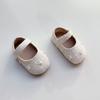 Zapatos para bebé niña Primavera 2024 Conejo de perla suela suave zapatos para niño pequeño velcro zapatos para caminar estilo Chanel zapatos de princesa