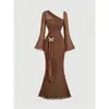 Vestido de estilo europeo transfronterizo con hombro asimétrico y manga acampanada para mujer, decoración de lazo, manga larga ligeramente transparente, vestido maxi de sirena