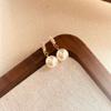 Aretes de Flor de Perla de Agua Dulce con Aguja de Plata Galvanizada en Oro Real Moda de Alta Gama Elegantes Estilo Francés Lujo Ligero Aretes Elegantes para Mujer