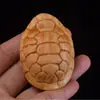 Sândalo verde armadura rica mundo peça de mão Xiangyun armadura rica cipreste armadura rica um lado esculpido artesanato pingente pendente de carro