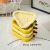 Lindo Platito de Cerámica con Forma de Queso Creativa Adorno Pequeño de Escritorio Platito para Snacks Condimento Vinagre Salsa de Soja