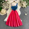 Vestido evasê de patchwork em jeans para mulheres, novo estilo de verão, acinturado, emagrecedor, comprimento médio, vestido de alça, vestido longo estilo férias