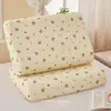 Un par de fundas de almohada de algodón cepillado y látex de 40x60 cm, y una sola funda de almohada de 30x50 cm, para almohadas de adulto