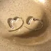 Pendientes Sencillos y Elegantes en Forma de Corazón, Nuevo Diseño Retro de Nicho de Moda 2026, Pendientes de Botón de Lujo Ligero, Adelgazantes para Caras Redondas