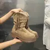 Botas de mujer a la moda Maillard de suela gruesa, nuevo modelo otoño 2026, que aumentan la altura, adecuadas para faldas, de suela blanda, botines adelgazantes
