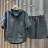 Conjunto Suelto de Dos Piezas de Pareja Famosa de Internet, Traje Deportivo Casual de Color Sólido para Hombre, Sudadera Ligera con Capucha de Manga Corta y Pantalones Cortos de Verano