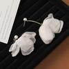 Aretes de Clip de Flor de Gasa Perla Plata para Mujer Aretes Asimétricos Super Hada Estilo Vacaciones Dulces Elegantes Mori