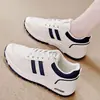 Zapatos Forrest Gump para Mujer Primavera y Otoño Transpirables de Cuero Versátiles Casuales Deportivos 2025 Nuevos de Nicho para Correr Blancos