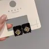 Mini presilha de cabelo florzinha com strass, nova presilha lateral estilosa para cabelos soltos e franja, grampo de cabelo para penteado semi-preso de princesa
