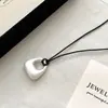 Collar Colgante de Plata Igual que el de la Bloguera para Mujer, Nicho Simple, de Alta Gama, Versátil, Cadena Negra Ajustable para Suéter, Accesorios