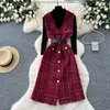Vestido sin mangas de lana gruesa a cuadros de estilo socialité francesa de alta gama, combinado con un conjunto de suéter de punto de manga larga de cuello alto para mujer en otoño