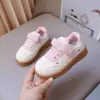 Zapatillas Deportivas de Tabla para Niños 2026 Primavera/Otoño Nuevo Estilo Dulce Moda para Niñas Pequeñas Zapatos Casuales Estudiante Zapatos de Entrenamiento Alemanes