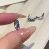 Pendientes de Aro de Doble Perforación de Colores con Circonita, Pendientes de Aro Lisos Súper Brillantes y Exquisitos, Diseño de Nicho, Aretes de Aro y Clips para Orejas Personalizados