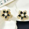 Broche con diseño de nicho, nuevo estilo coreano, retro, con corte de perla, doble capa, alfiler de flores, temperamento exquisito de alta gama para mujer.