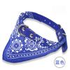 Collar de perro de gran venta transfronteriza, toalla de saliva, babero para gato, bufanda práctica de cuero estampada, suministros para mascotas, toalla triangular