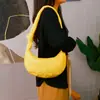 Nueva bolsa de nube de estilo coreano de nicho para otoño e invierno, bolsa de terciopelo tipo dumpling para mujer, versátil bolsa de hombro y cruzada plisada
