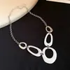 Pulseras Redondas Irregulares Transfronterizas Europeas y Americanas, Pendientes, Collares, Cadenas para Clavícula Estilo Retro, Accesorios para el Cuello de Lujo Ligero y de Gama Alta para Mujer