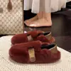 Zapatos planos versátiles de pelo para mujer, para usar al aire libre en otoño e invierno, nuevo estilo 2026, slip-on peludos coreanos para mujer, de doble uso, zapatos de algodón con forro de felpa