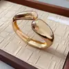 Pulsera Ancha Geométrica Asimétrica de Resina Maillard Pulsera de Moda Retro Otoño e Invierno Joyería de Mano de Nicho de Gama Alta para Mujer