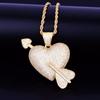 Collar con colgante de amor con incrustaciones de diamantes de hip hop europeo y americano, un golpe a través del corazón, protección del medio ambiente, galvanoplastia, colgante de flecha de Cupido, joyería