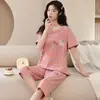 Pijama Transfronteiriça Feminina de Verão Manga Curta Calça Capri Pulôver Gola Careca Estampada Feminina Primavera e Outono Alargada Conjunto Roupa de Casa