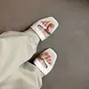 Sandalias Elegantes de Tacón Bajo Versátiles de Punta Abierta Chuyuji para Mujer con Punta Cuadrada y Hebilla Metálica, Impresionantes Pantuflas de Punta Dividida