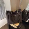 Bolsa Retrô para Mulheres, Grande Capacidade, Estilo Novo, Versátil, Bolsa de Ombro Simples, Textura de Alta Qualidade, Bolsa Tote para o Dia a Dia