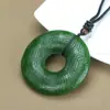 Venta al por mayor de fábrica imitación jade Hetian patrón antiguo hebilla de seguridad colgante material de Mongolia Exterior patrón de dragón verde espinaca anillo plano de jade