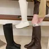 Botas Planas 2026 Botas Elásticas Diseño Versátil Mango Nuevas Adelgazantes Punta de Bota Botas Largas Nicho Otoño Invierno Europeas Americanas Mujer