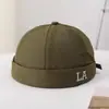 Gorra de verano simple de color liso con letra, sin visera, moderna y única, gorra unisex
