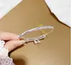 Pulseira Elegante Simples Retrô s925 Banhada a Prata Push-Pull Joia Versátil Pulseira de Sino Ajustável Gympani para Mulheres
