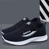 Una generación de 2025 nuevas zapatillas casuales para hombre suela blanda ligeras malla tejida fly zapatillas de correr tela vieja de Pekín