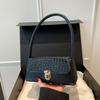 Bolsa de Braço Francesa para Mulheres 2025 Nova Bolsa de Ombro Satchel de Couro Crocodilo de Alto Padrão Bolsa Baguete de Moda Retrô para Mulheres