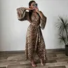 Conjunto de 3 Peças Estampa de Leopardo Confortável Amigo da Pele Roupão Longo Roupão de Banho Roupão de Manhã Shorts de Pijama Conjunto de Roupa para Casa Feminino