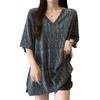 Camiseta de Manga Curta com Decote em V e Fenda Tamanho Plus Size para Mulheres Verão 2025 Nova Solta Efeito Emagrecedor Gordura mm Top para Mulheres