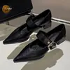 Zapatos de cuero negros estilo británico para mujer, nuevo modelo 2026, punta fina elegante, suela suave cómoda, zapatos de tacón grueso no cansados