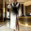 Vestido de Nueva Ola Transfronterizo Temu Amazon con Acabado de Alta Gama, Cuello en V, Adelgazante, Estampado Elegante, Abertura, Estilo Sexy de Verano