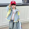 Chaqueta cortavientos de otoño para niño, elegante abrigo con capucha para niños pequeños, nueva tendencia 2026, prenda superior de primavera y otoño para niños